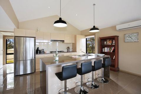 Panorama @ The Lake - Pet Friendly - 15 Mins To Hyams Beach - Hotel NSW 3