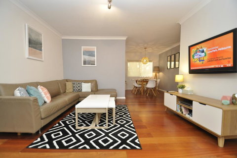 Parramatta Self-Contained Two-Bedroom Apartment (4LEN) - Hotel NSW 1