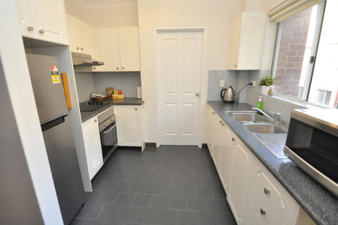 Parramatta Self-Contained Two-Bedroom Apartment (4LEN) - Hotel NSW 3