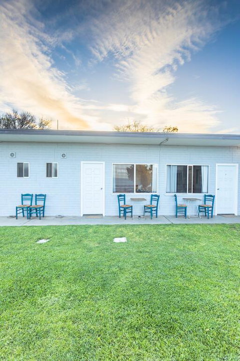 Penneshaw Beach Stay - Hotel NSW 3