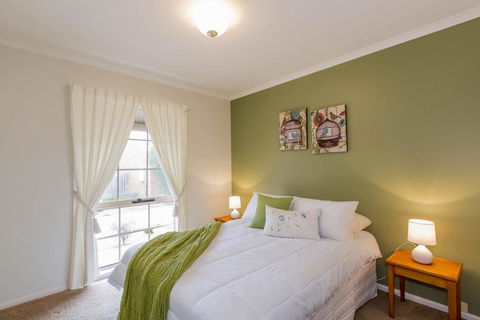 PERFECT ON PYMBLE AVE - Hotel NSW 1