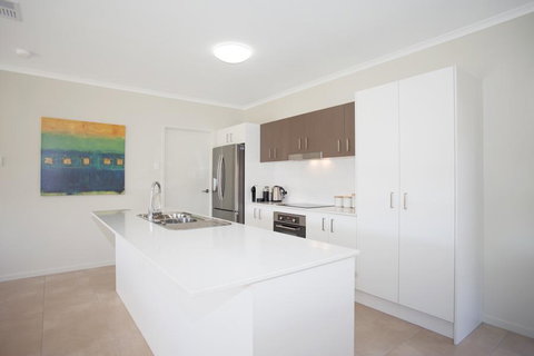 Petrie Beach Holiday Home - Hotel NSW 3