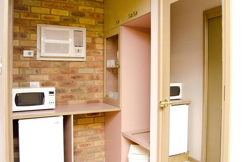 Pines Country Club Motor Inn - Hotel NSW 0