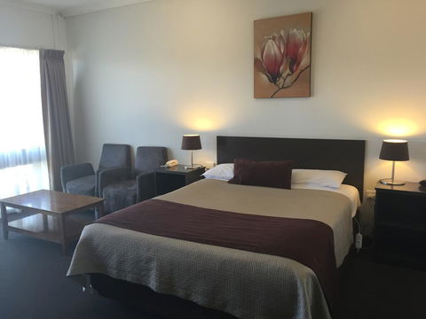 Ploughmans Motor Inn - Hotel NSW 1