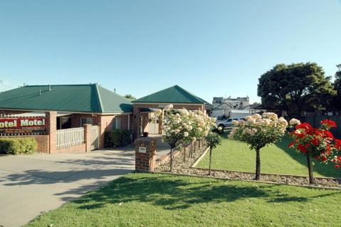 Poachers Paradise - Hotel NSW 1