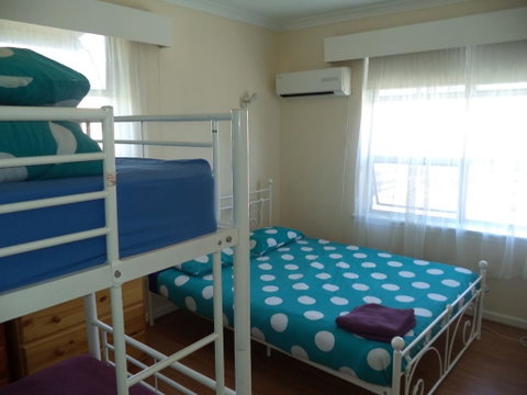 Port Adelaide Backpackers - Hotel NSW 3