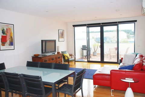POSITION PERFECT CENTRAL INVERLOCH - Hotel NSW 0