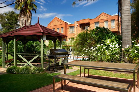 Quest Royal Gardens - Hotel NSW 2