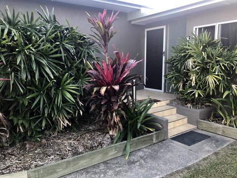 QUIRKY QUEENSLANDER 6 BEDROOM HOME - Hotel NSW 1