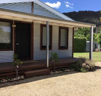 Rail Trail Cottage - Hotel NSW