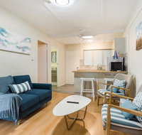 Rare Modern Unit with Private Fenced garden Close to The Beach PC4 - Hotel NSW