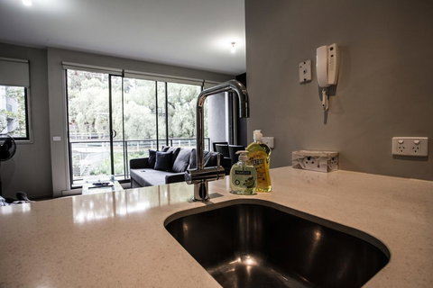 Readyset On Altona - Hotel NSW 3