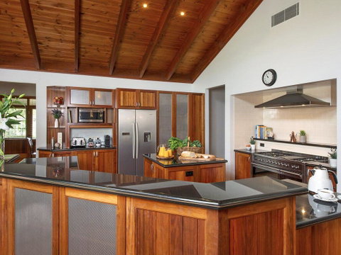 Reign Manor - Large Group Accommodation - Hotel NSW 3