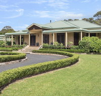Reign Manor - large group accommodation - Hotel NSW