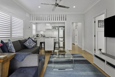 Relaxed Clovelly Beach Home - Parking - Cloey6 - Hotel NSW 3