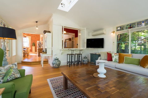 Rent Your Own Historic Hotel For Holidays & Events - Hotel NSW 2