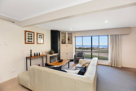 Right On The Beach @ Moana - Hotel NSW 0