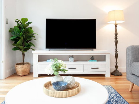 RIPPLES-hosted By:L'Abode Accommodation - Hotel NSW 3