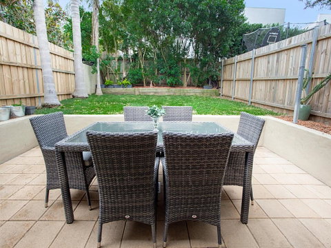 RIPPLES-hosted By:L'Abode Accommodation - Hotel NSW 1