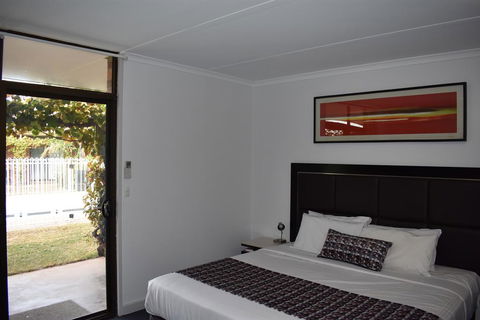 Roundhouse Motel - Hotel NSW 2