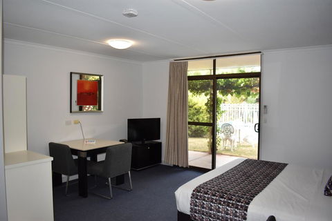 Roundhouse Motel - Hotel NSW 3