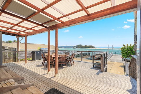 Sail On In Boatshed - Hotel NSW 2