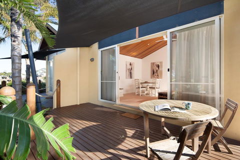 SAILS TWO - INVERLOCH - Hotel NSW 0