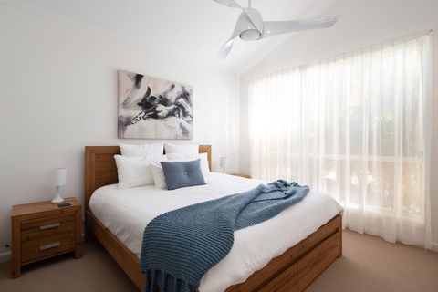 SAILS TWO - INVERLOCH - Hotel NSW 1