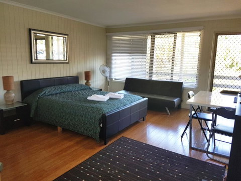 Sanctuary Lakes Fauna Retreat - Hotel NSW 2