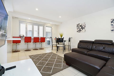 Sandhurst, Unit 2 - Hotel NSW 1