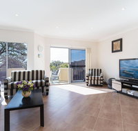 Sandy Point Luxury', 117a Sandy Point Road - air con & foxtel - Hotel NSW