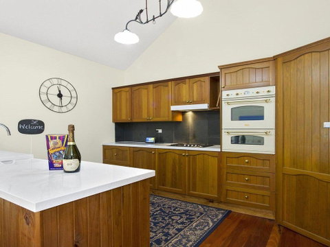 Sandy Shores - Character, Charm, Outdoor Spa - Hotel NSW 1