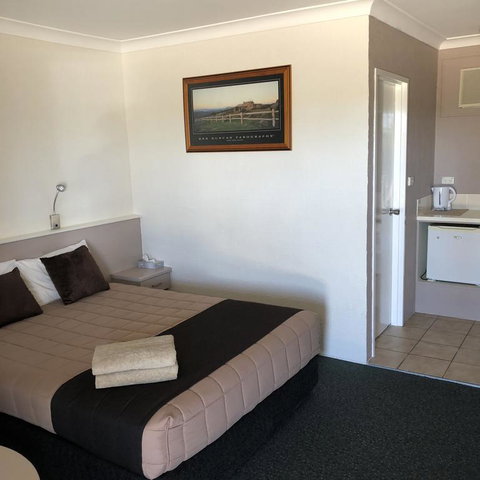 Sapphire City Motor Inn - Hotel NSW 3