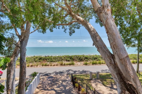 Seascape Luxury Beachfront House - Hotel NSW 2