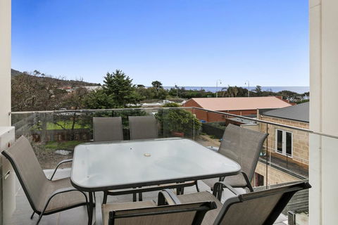 Seaside Apartment Getaway - Hotel NSW 2