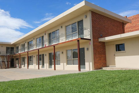 Seven Pines Motor Inn - Hotel NSW 1