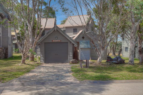 Sharpys Chalet - Hotel NSW 3