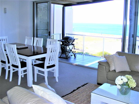 Shearwaters Apartment, Ocean Views - Hotel NSW 2