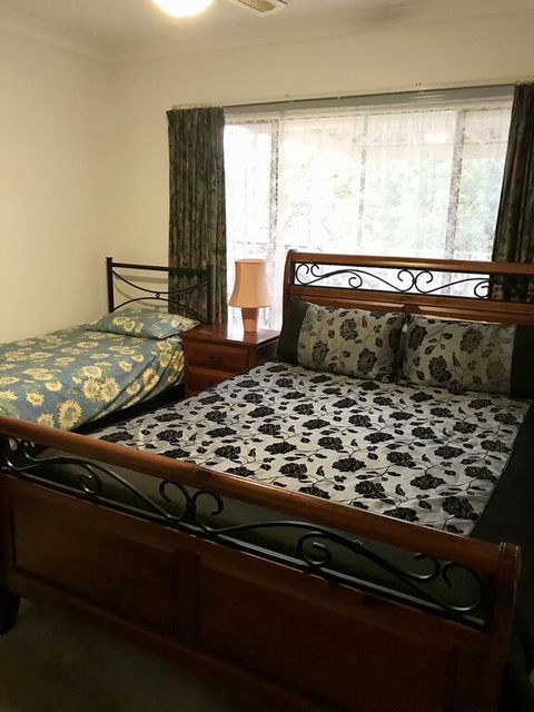 Short Stays At Janines - Hotel NSW 3