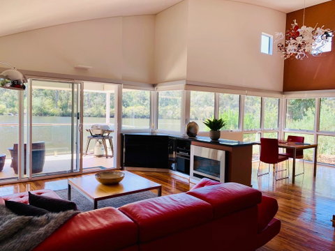 Silkwood Estate - Hotel NSW 1