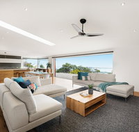 Skyluxe Luxury Retreat with water views and deluxe interior from every room - Hotel NSW