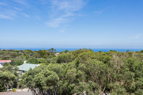Sophisticated Contemporary Coastal Living With Sweeping Views In Cape Schanck - Hotel NSW 1
