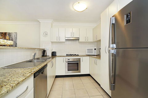 Sorrento Apartments - Unit 201 - Hotel NSW 1