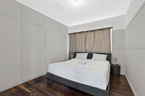 Spacious Living On Victoria - Hotel NSW 3