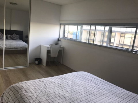 Spacious One Bedroom Apartment In Marrickville - Hotel NSW 2