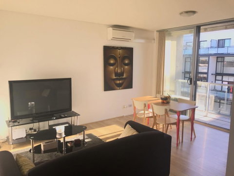 Spacious One Bedroom Apartment In Marrickville - Hotel NSW 0