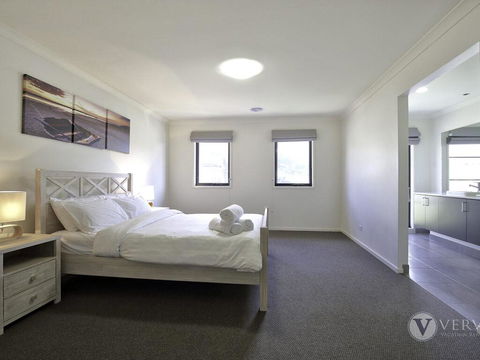 St Tropez - Hotel NSW 3