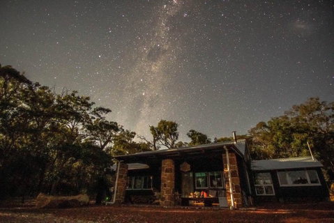 Standing Stone House - Hotel NSW 1