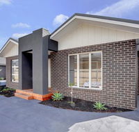 Staughton Sounds - Hotel NSW