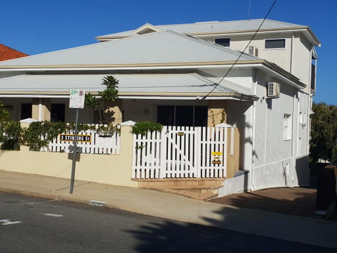 Stirling Apartments - Studio 2 - Hotel NSW 1